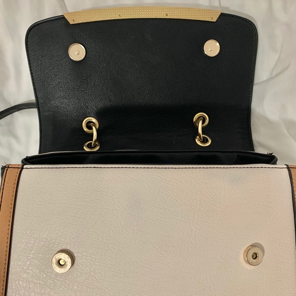 Women bags/purses - Picture 6 of 10